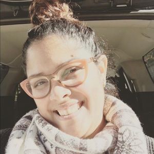 Meet your Posher, Manuela